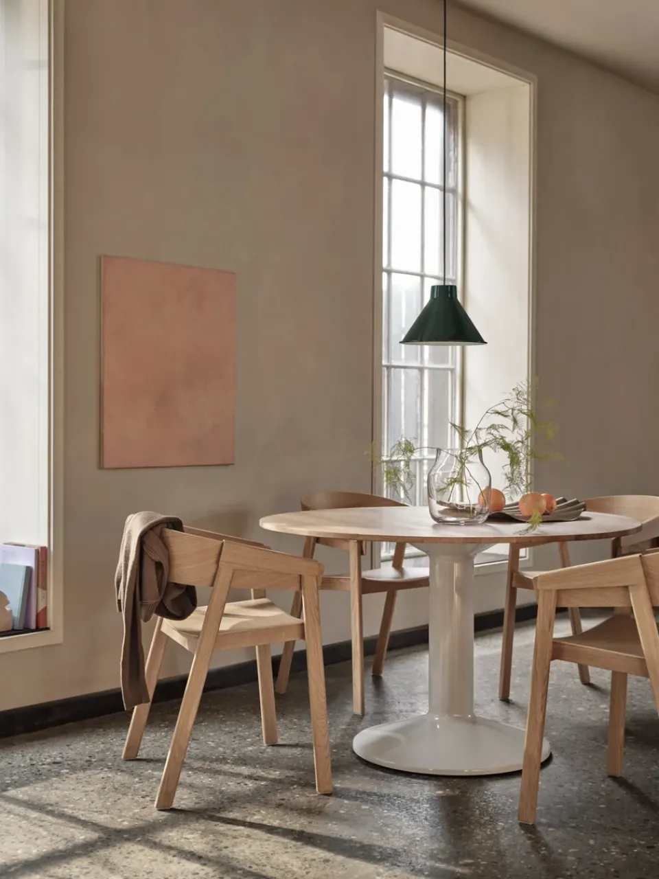 Best Muuto Midst pedestal table, Oiled oak-grey, Ø120 cm BrownGrey
