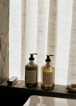 Discount &Tradition Mnemonic MNC2 hand lotion 375 ml, After the rain Grey