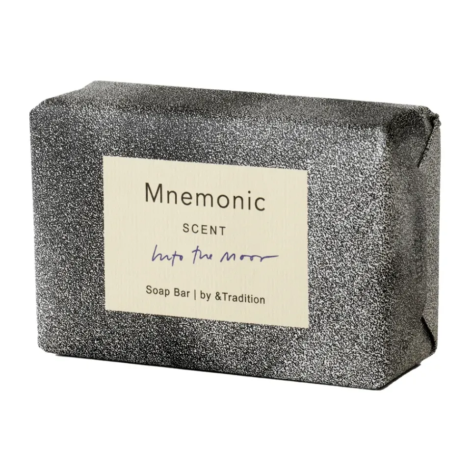Sale &Tradition Mnemonic MNC3 hard soap 100 gr, Into the moor Grey