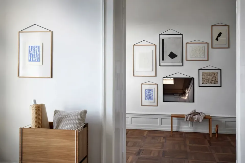 Frames & Poster Frames^MOEBE oak frame 40x50 cm, Transparent. Wood. Black BrownBlack