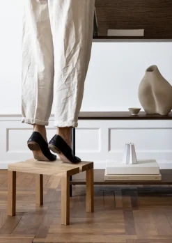 Discount MOEBE Peg stool small 35x27.5x22 cm, Oak Brown