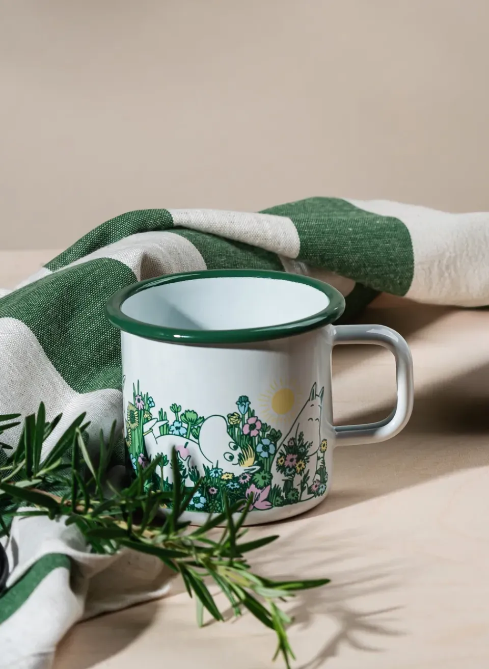 New Muurla Moomin enamel mug 37 cl, In the garden White