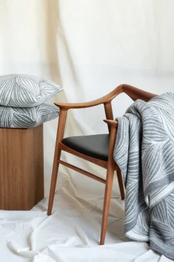 Røros Tweed Naturpledd blanket 135x200 cm, Braid Grey