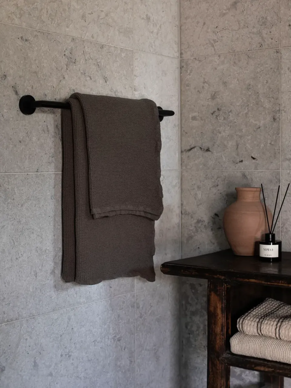 Hot Tell Me More Nella bath towel 100x150 cm, Taupe Brown