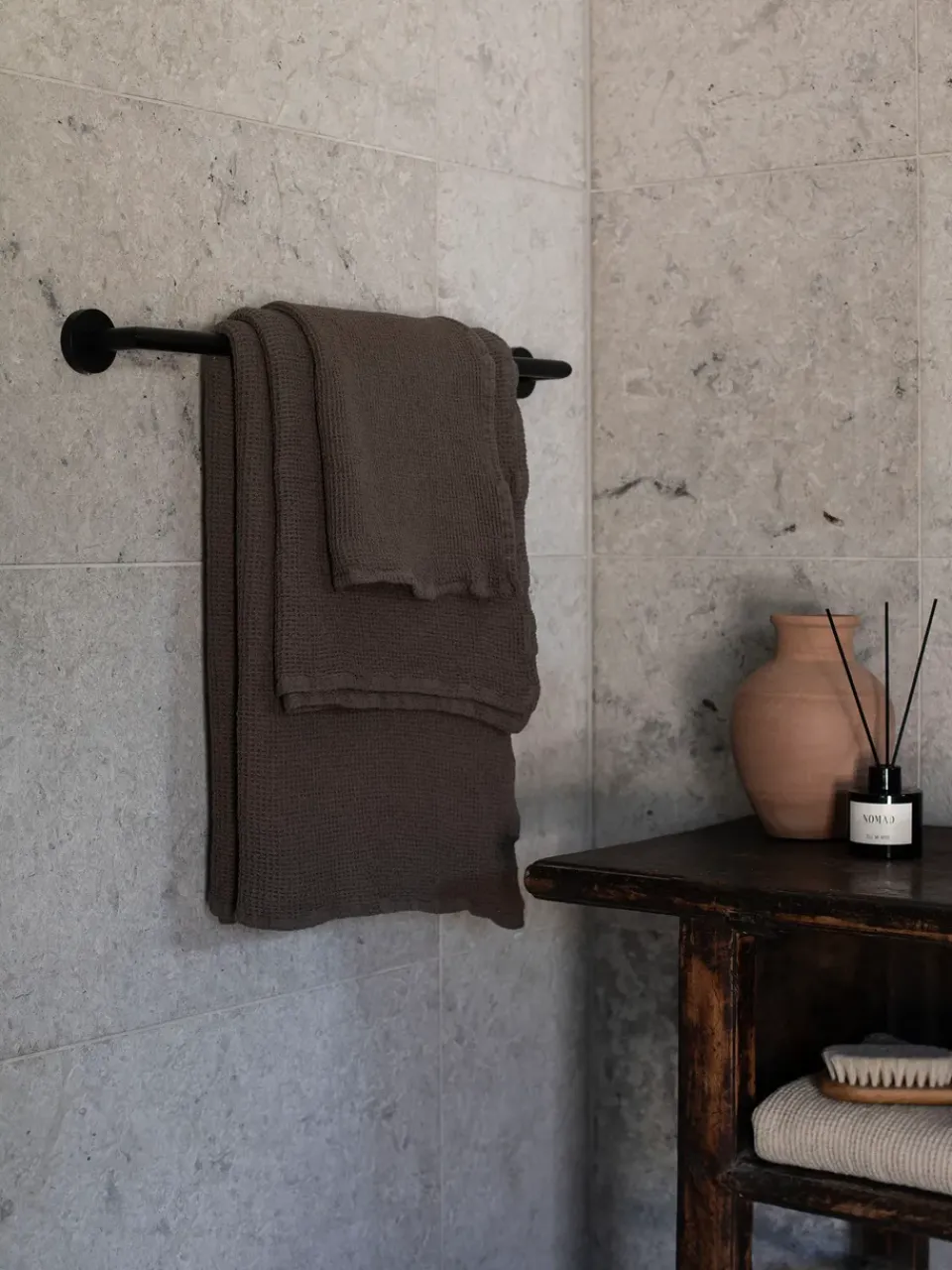 Hot Tell Me More Nella bath towel 100x150 cm, Taupe Brown