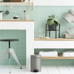 New Brabantia New Icon pedal bin 3 liter, platinum Silver-coloured