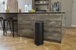 New Brabantia New Icon pedal bin 30 liter, Confident Grey