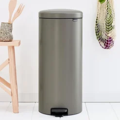 New Brabantia New Icon pedal bin 30 liter, platinum GreySilver-coloured