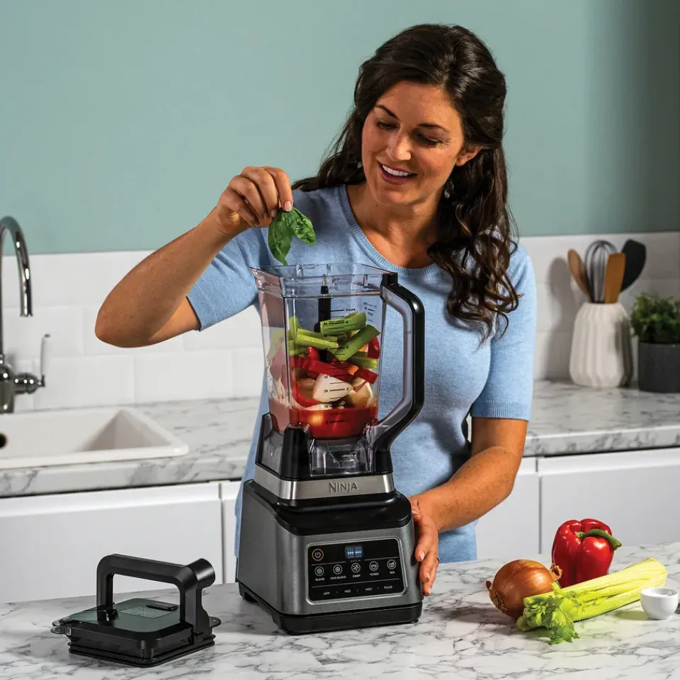 Food Processors^Ninja BN800 3-in-1 food processor & blender with Auto-iQ, Black Silver-colouredBlack