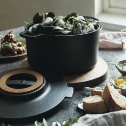 Cast Iron Casserole Pots|Cooking Pots & Casserole Dishes^Fiskars Norden casserole dish, 6 l Black