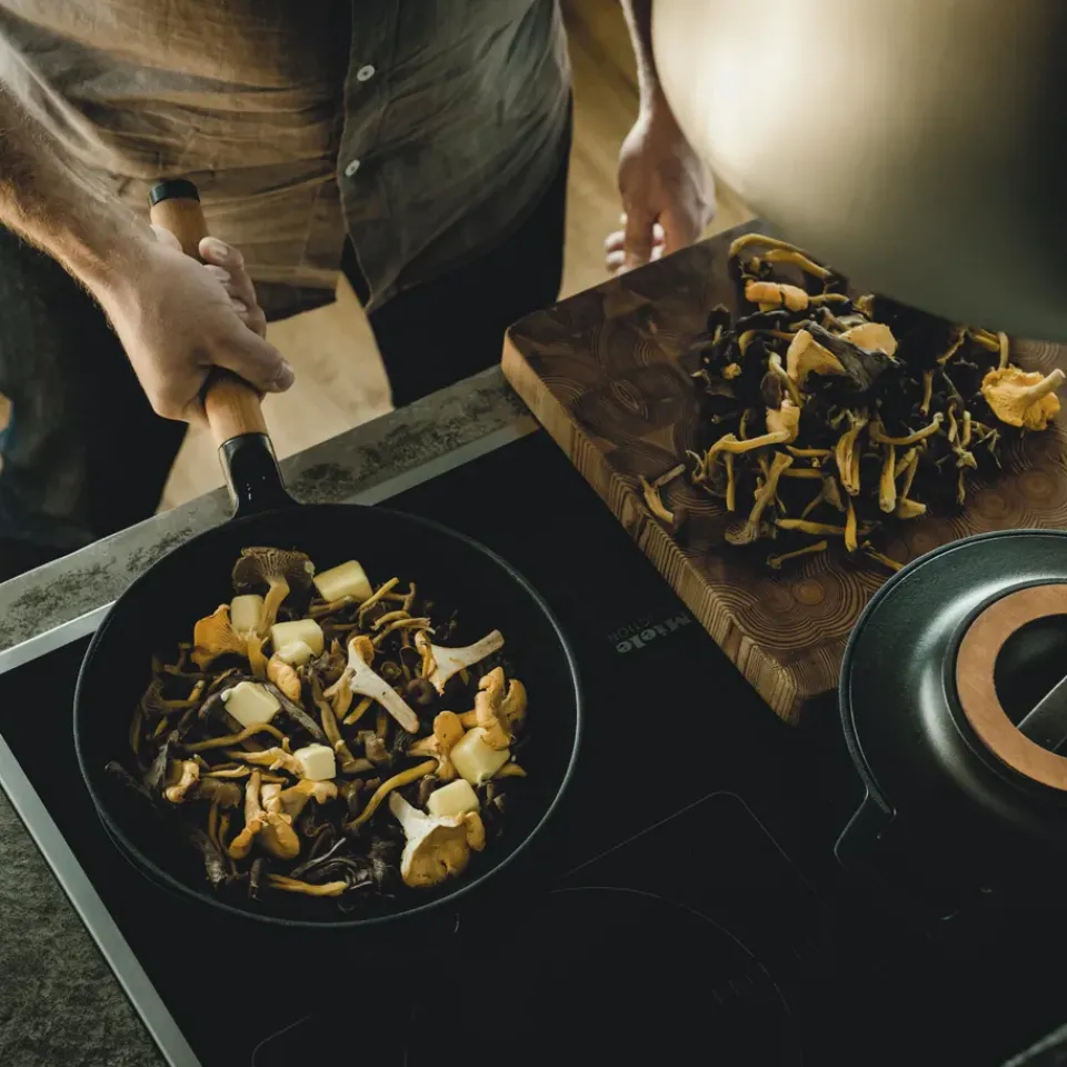Cast Iron Pans|Frying Pans & Skillets^Fiskars Norden frying pan cast iron, 28 cm Black