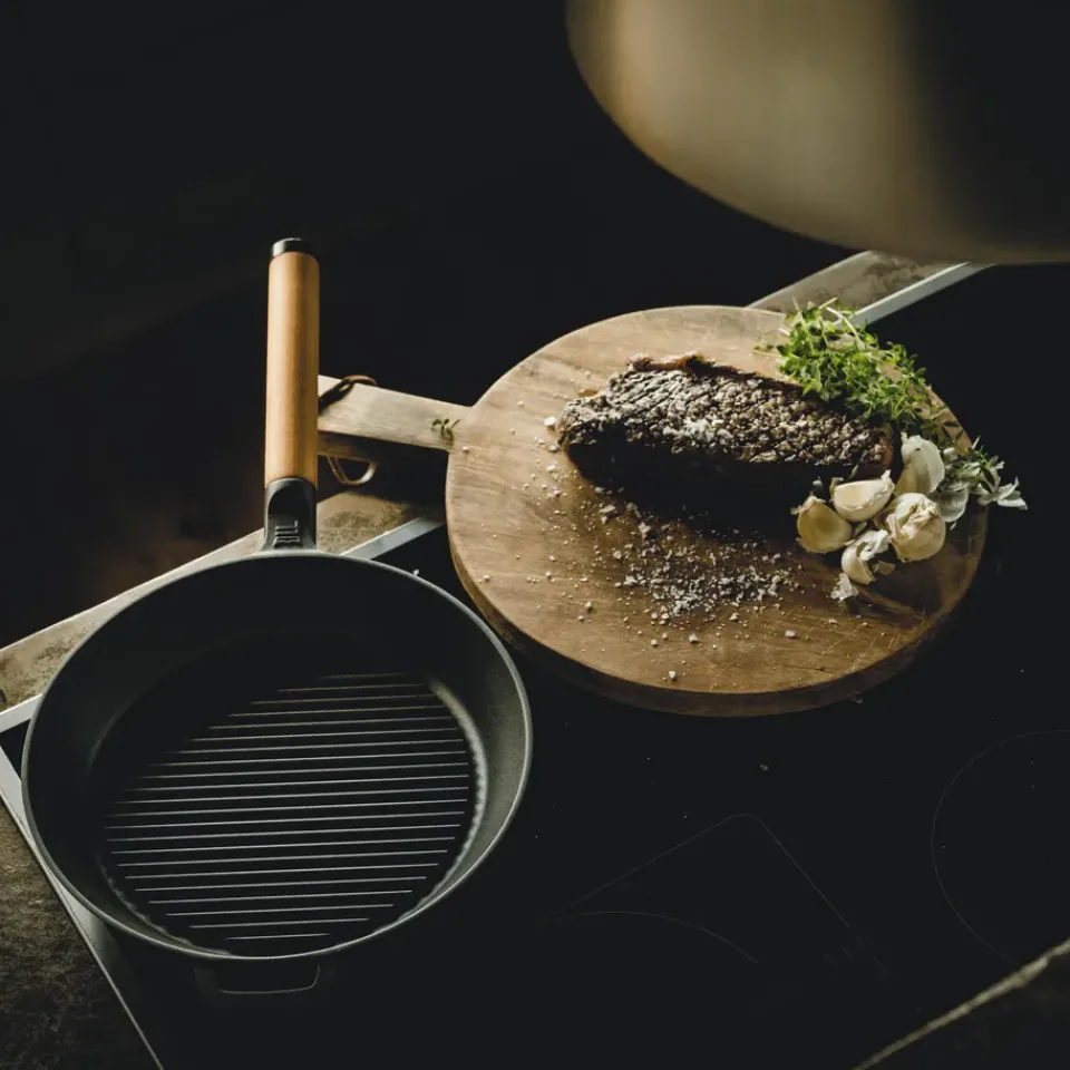 Grill & Griddle Pans|Cast Iron Pans^Fiskars Norden griddle pan cast iron, 26 cm Black