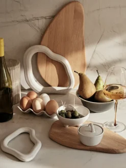 Trivets^Broste Copenhagen Nordic Vanilla pot stand, 19x25 cm White