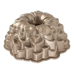 New Nordic Ware blossom bundt baking tin, 2.4 L Gold-coloured