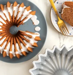 Outlet Nordic Ware brilliance bundt baking tin, 2.4 L Gold-coloured