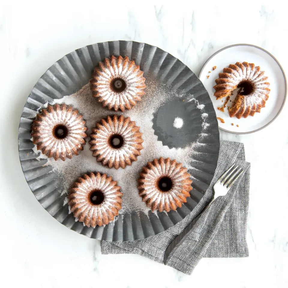 Discount Nordic Ware brilliance bundtlette baking tin, 1.2 L Gold-coloured