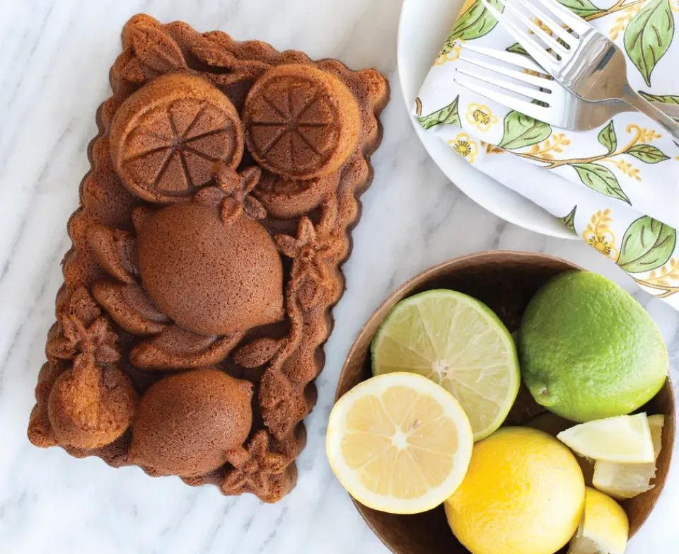 Cookie/Biscuit Cutters & Cake Tins^Nordic Ware citrus blossom form, 1.4 L Silver-coloured