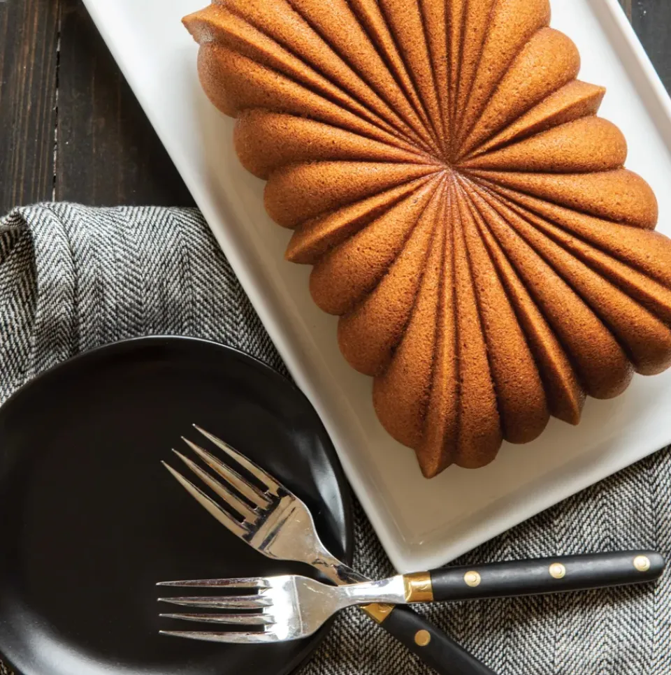 Cookie/Biscuit Cutters & Cake Tins^Nordic Ware classic fluted loaf tin, 1.4 L Gold-coloured