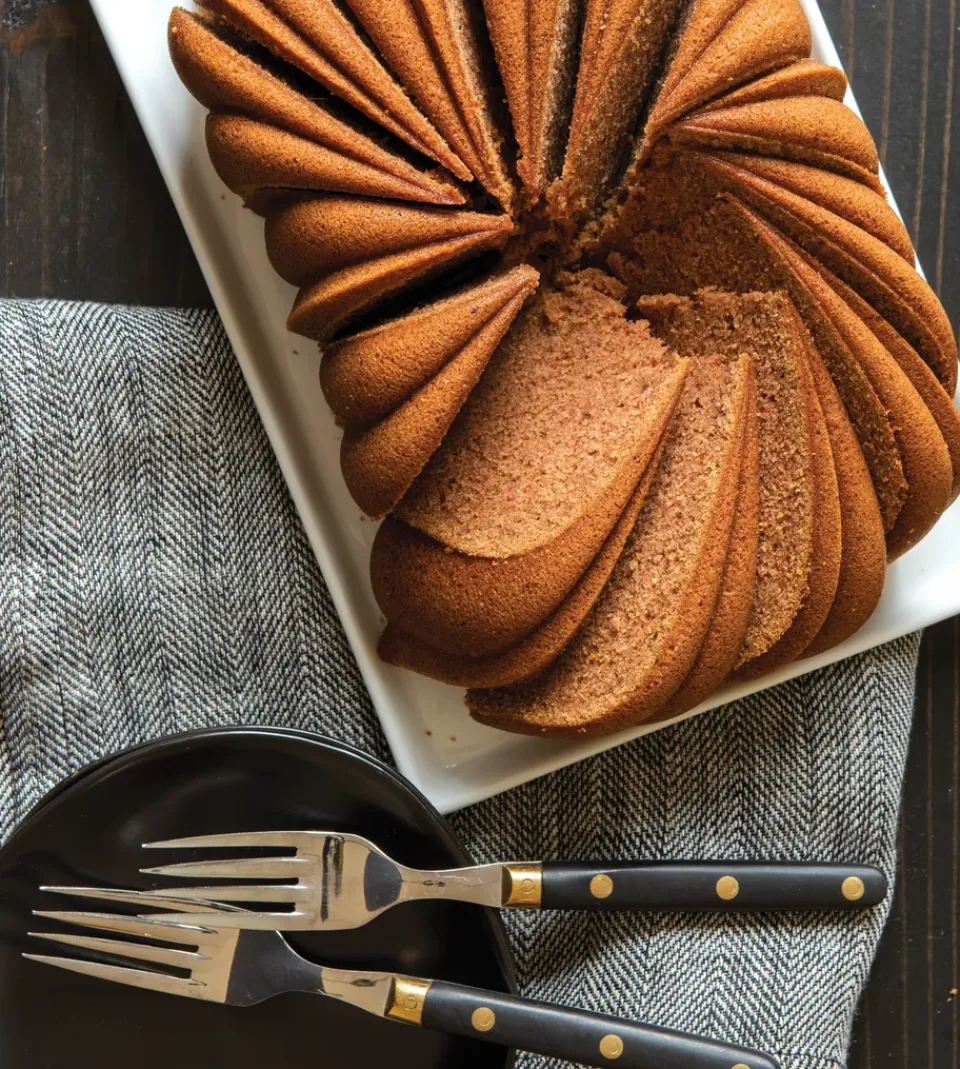 Cookie/Biscuit Cutters & Cake Tins^Nordic Ware classic fluted loaf tin, 1.4 L Gold-coloured