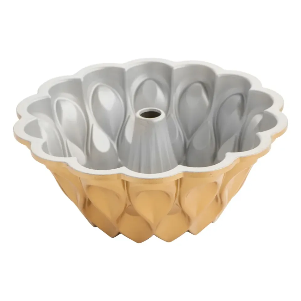 Cookie/Biscuit Cutters & Cake Tins^Nordic Ware crown bundt baking tin, 2.4 L Gold-coloured