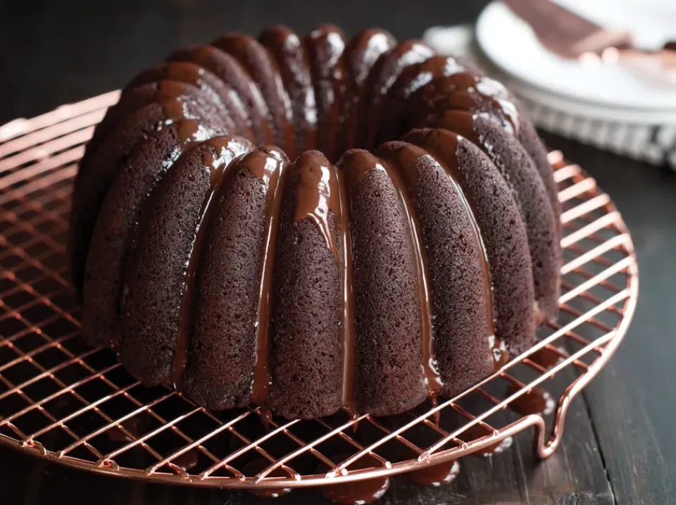 Cookie/Biscuit Cutters & Cake Tins^Nordic Ware Elegant party bundt baking tin, 2.4 L Gold-coloured