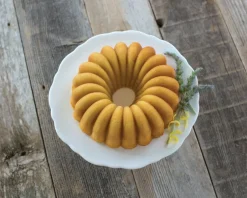 Cookie/Biscuit Cutters & Cake Tins^Nordic Ware Elegant party bundt baking tin, 2.4 L Gold-coloured