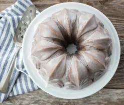 Cookie/Biscuit Cutters & Cake Tins^Nordic Ware Fleur De Lis Bundt - bundt tin, 2.4 L Gold-coloured