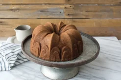 Cookie/Biscuit Cutters & Cake Tins^Nordic Ware Fleur De Lis Bundt - bundt tin, 2.4 L Gold-coloured