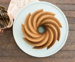Nordic Ware heritage bundt baking tin gold, 2.4 L Gold-coloured