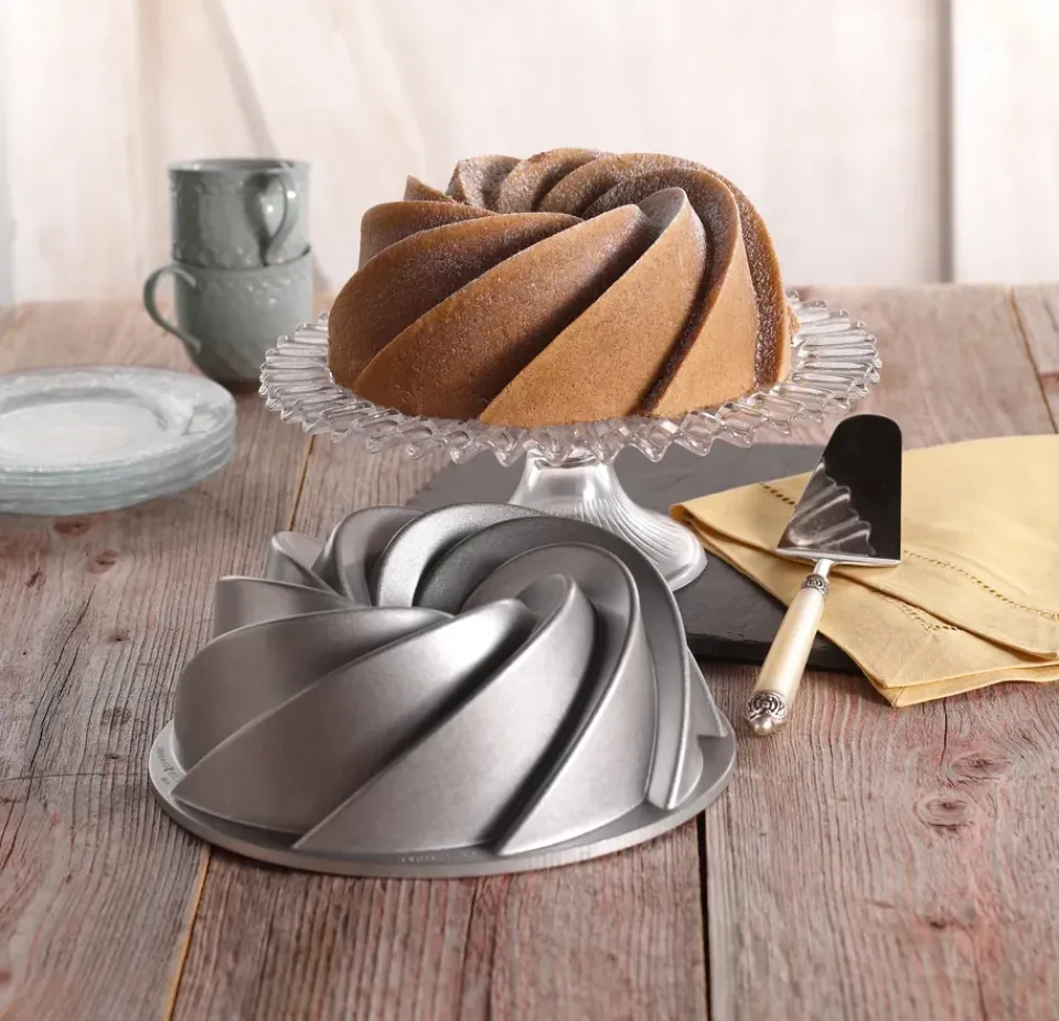 Cookie/Biscuit Cutters & Cake Tins^Nordic Ware heritage bundt tin silver, 2.4 L Silver-coloured