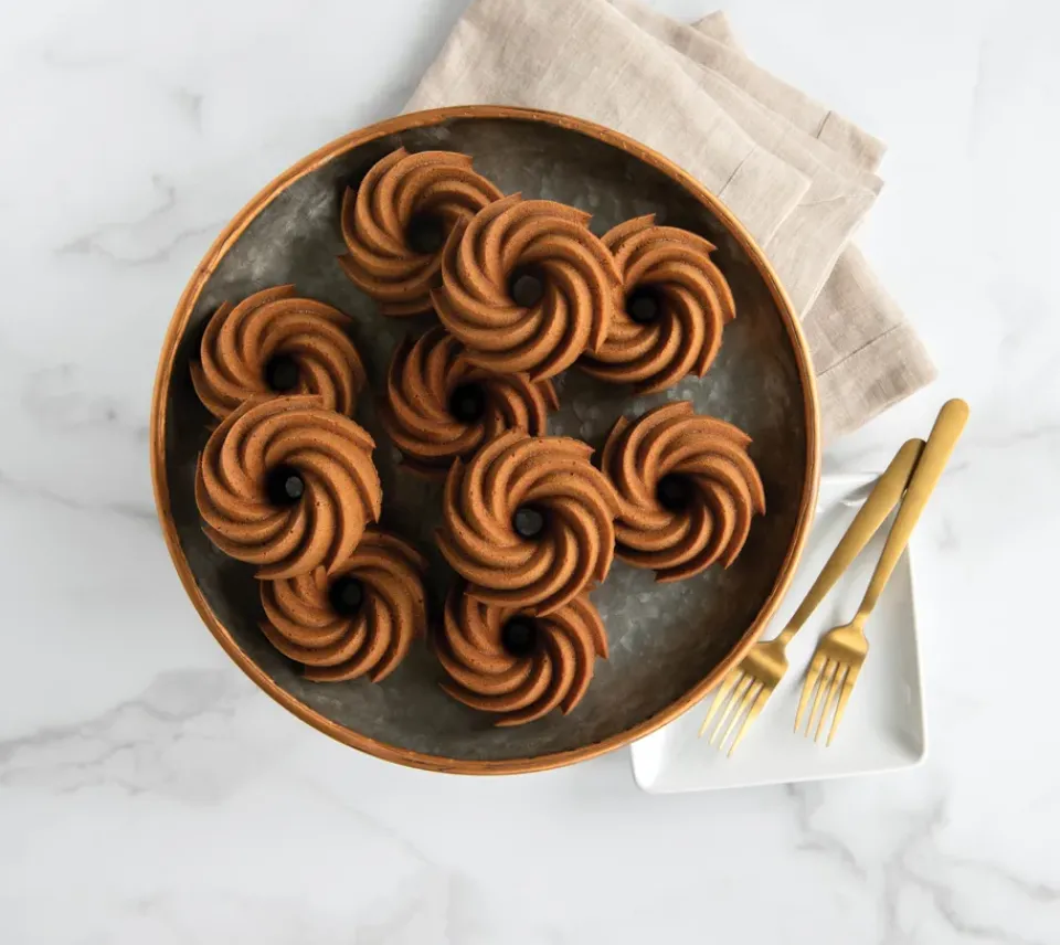 Cookie/Biscuit Cutters & Cake Tins^Nordic Ware heritage bundtlette baking tin gold, 0.9 L Gold-coloured