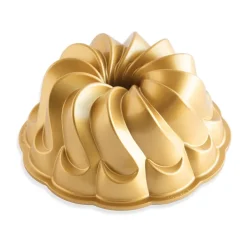 Cookie/Biscuit Cutters & Cake Tins^Nordic Ware pirouette bundt baking pan 2.4 L, Gold Gold-coloured