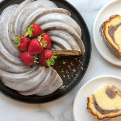 Cookie/Biscuit Cutters & Cake Tins^Nordic Ware swirl bundt baking tin, 2.4 L Gold-coloured