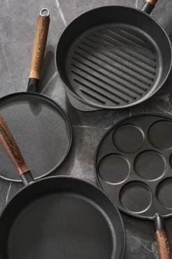 Cast Iron Pans|Frying Pans & Skillets^Nordwik cast iron frying pan with wooden handle, 28 cm Black