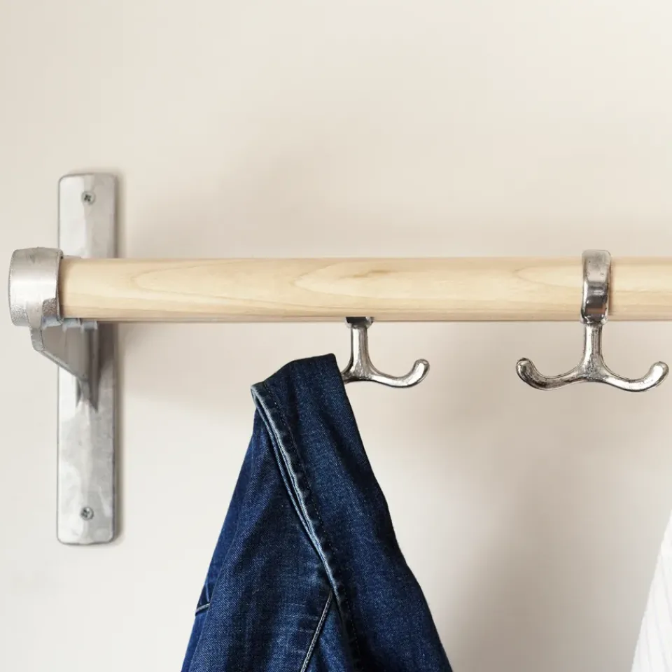 Hot Essem Design Nostalgi hook 2-pack, aluminum Silver-coloured