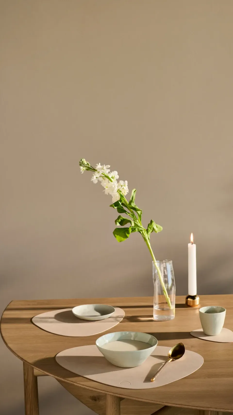 Placemats^LIND DNA Nupo place mat curve M, Sand Beige