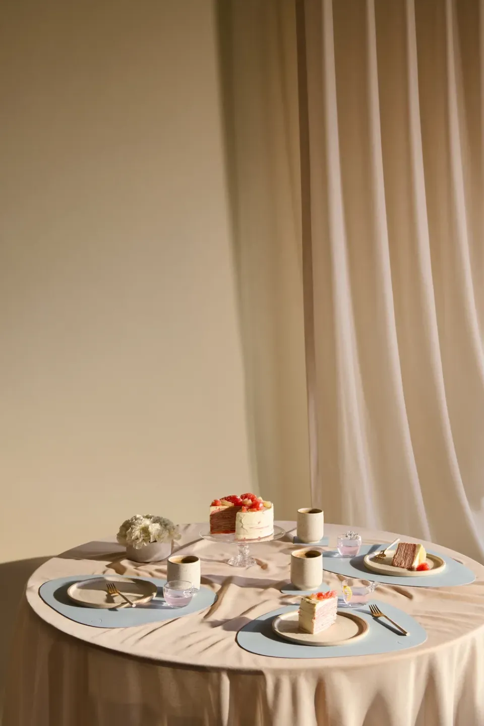 Placemats^LIND DNA Nupo placemat curve L, Soft sky Blue