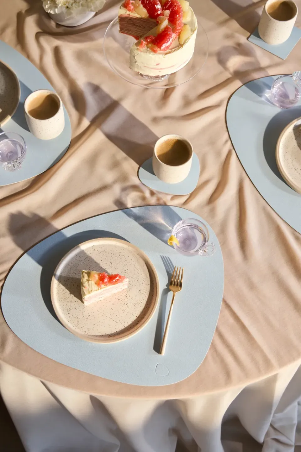 Placemats^LIND DNA Nupo placemat curve L, Soft sky Blue