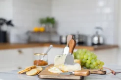 Dorre Oline cheese tray acacia 4 pieces, 26x29 cm BeigeBrown