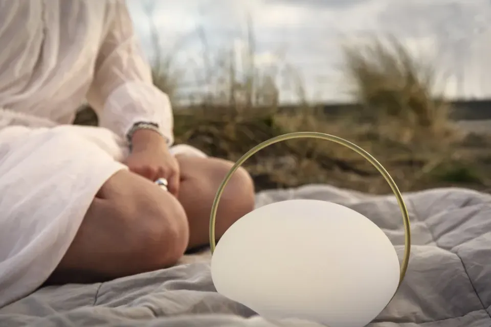 Discount Umage Orbit portable table lamp, Ø19.5 cm White