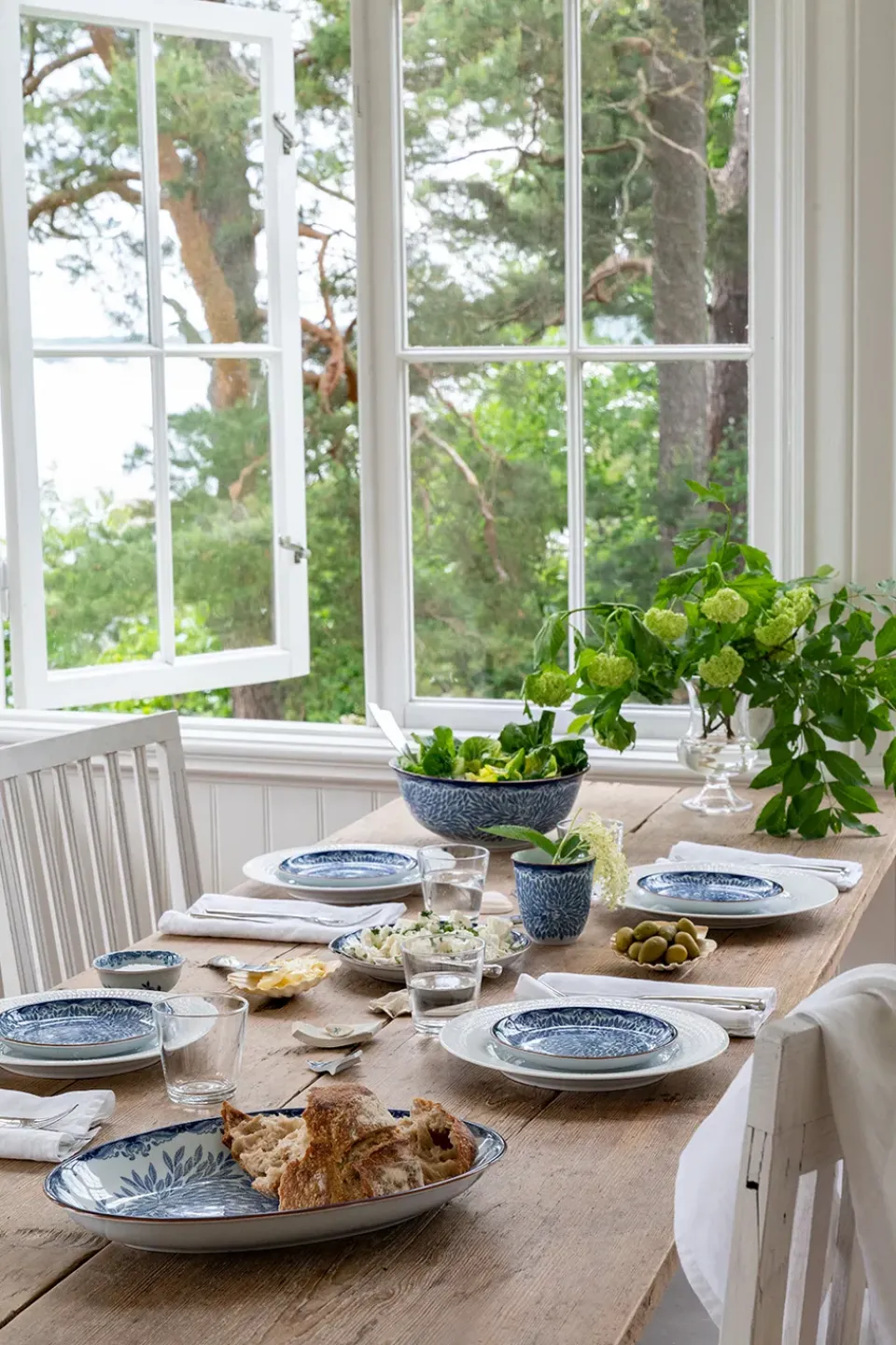 Serving Platters & Dishes^Rörstrand Ostindia Floris oval serving plate, 22x33 cm WhiteBlue