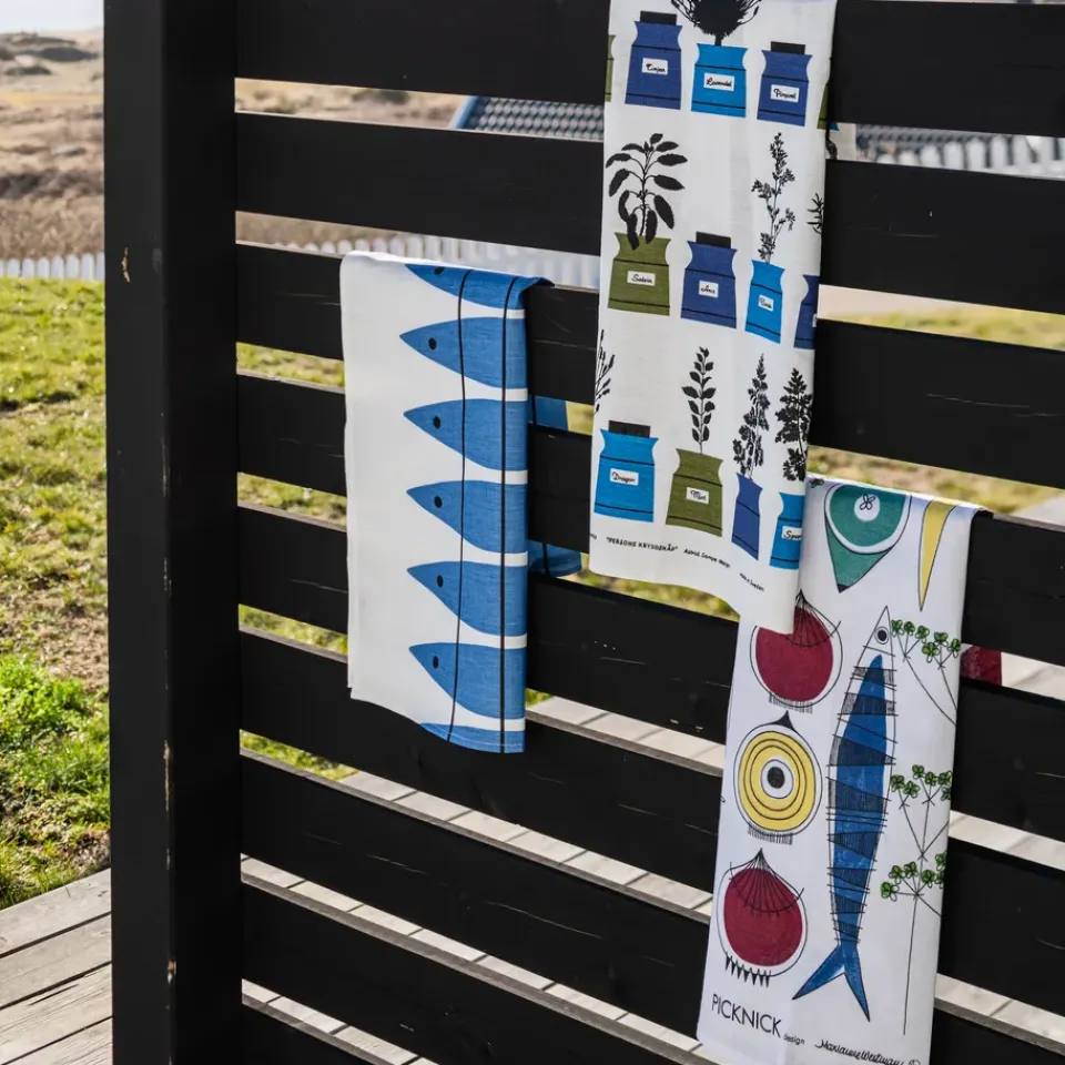 New Almedahls Picknick kitchen towel, 47x70 cm BlueYellowRed