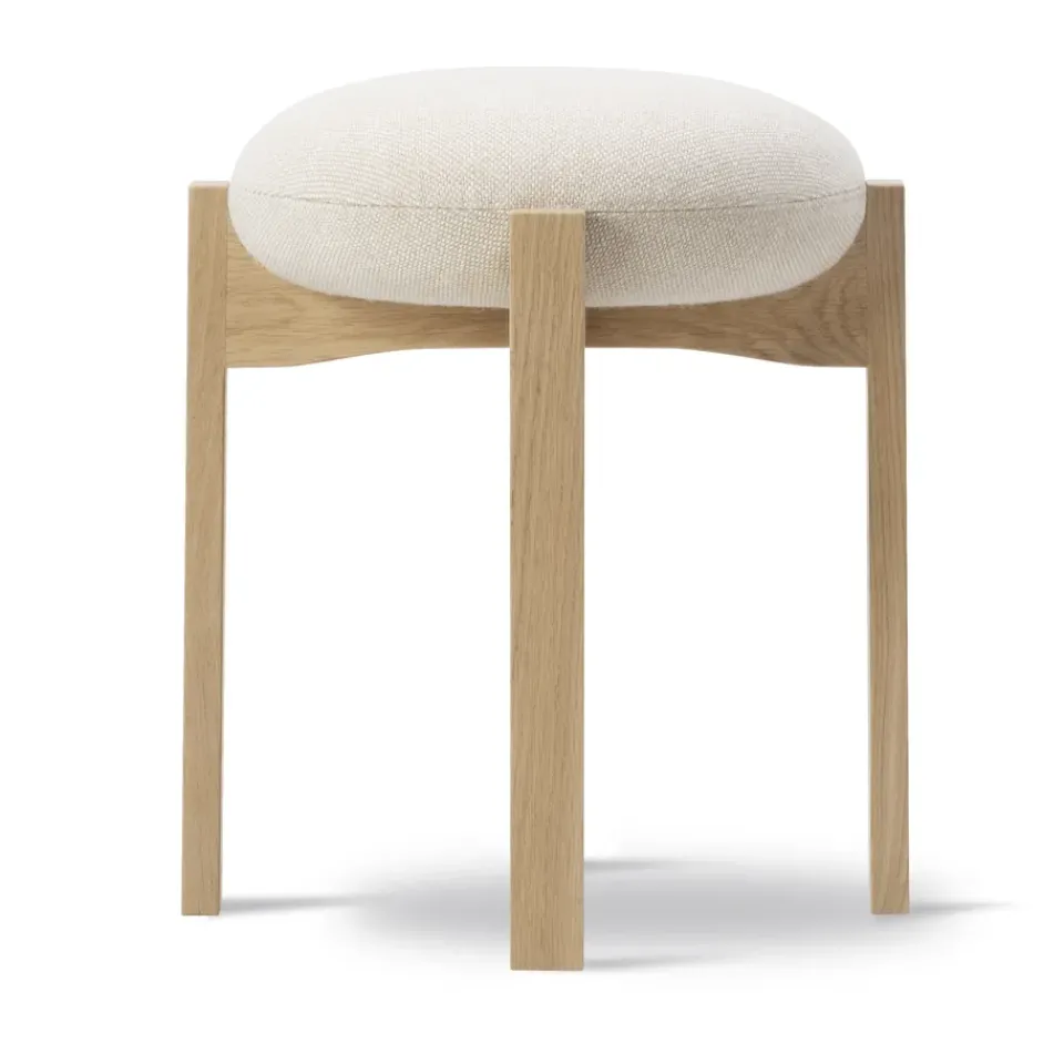 Stools^Fredericia Furniture Pioneer low stool, Hallingdal 200-lacquered oak Beige