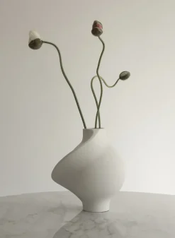 Clearance Louise Roe Pirout vase 01 22 cm, Raw White