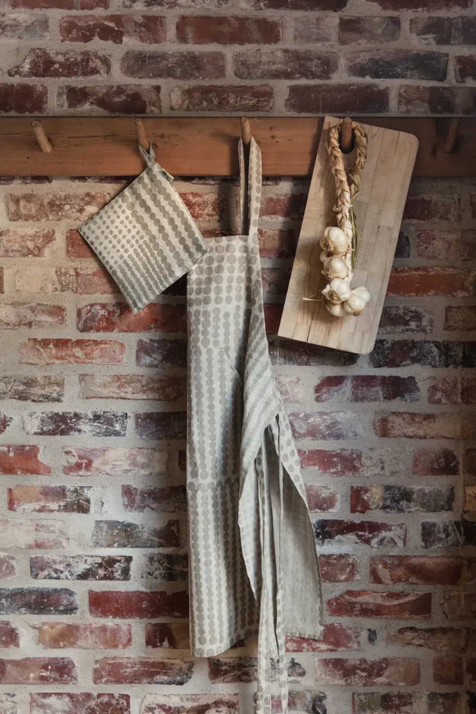 Online Almedahls Polka dot apron, Natural-taupe Beige
