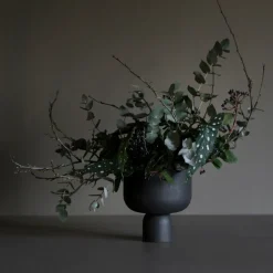 Online DBKD Post flower pot Ø18 cm, cast iron Black