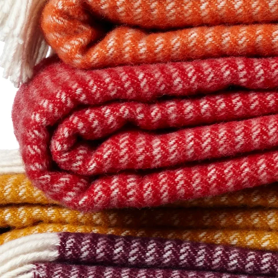 Wool Blankets & Throws^Klippan Yllefabrik Ralph wool throw, Red