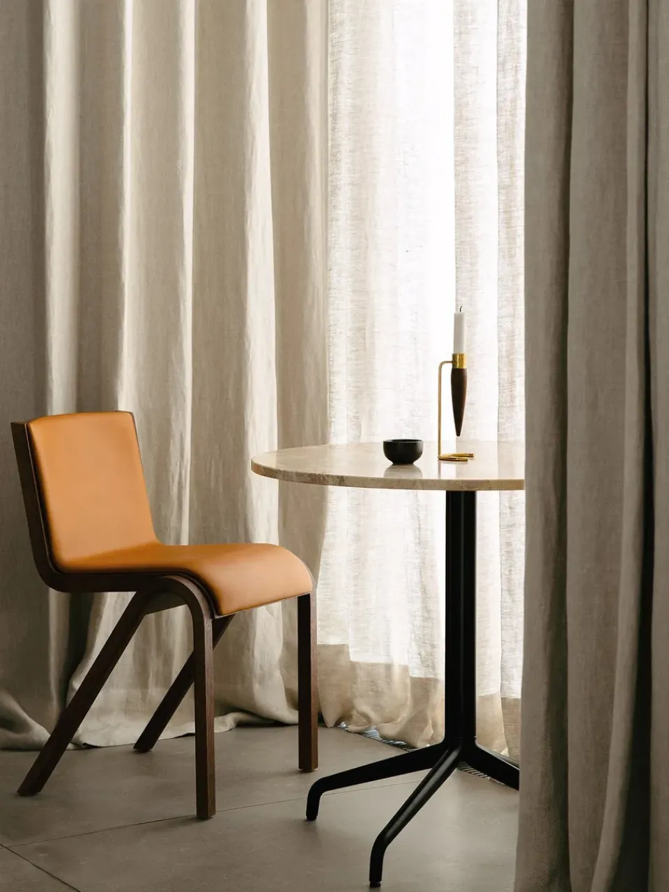 Best Audo Copenhagen Ready upholstered chair, Red oak-Logan Jasmine White