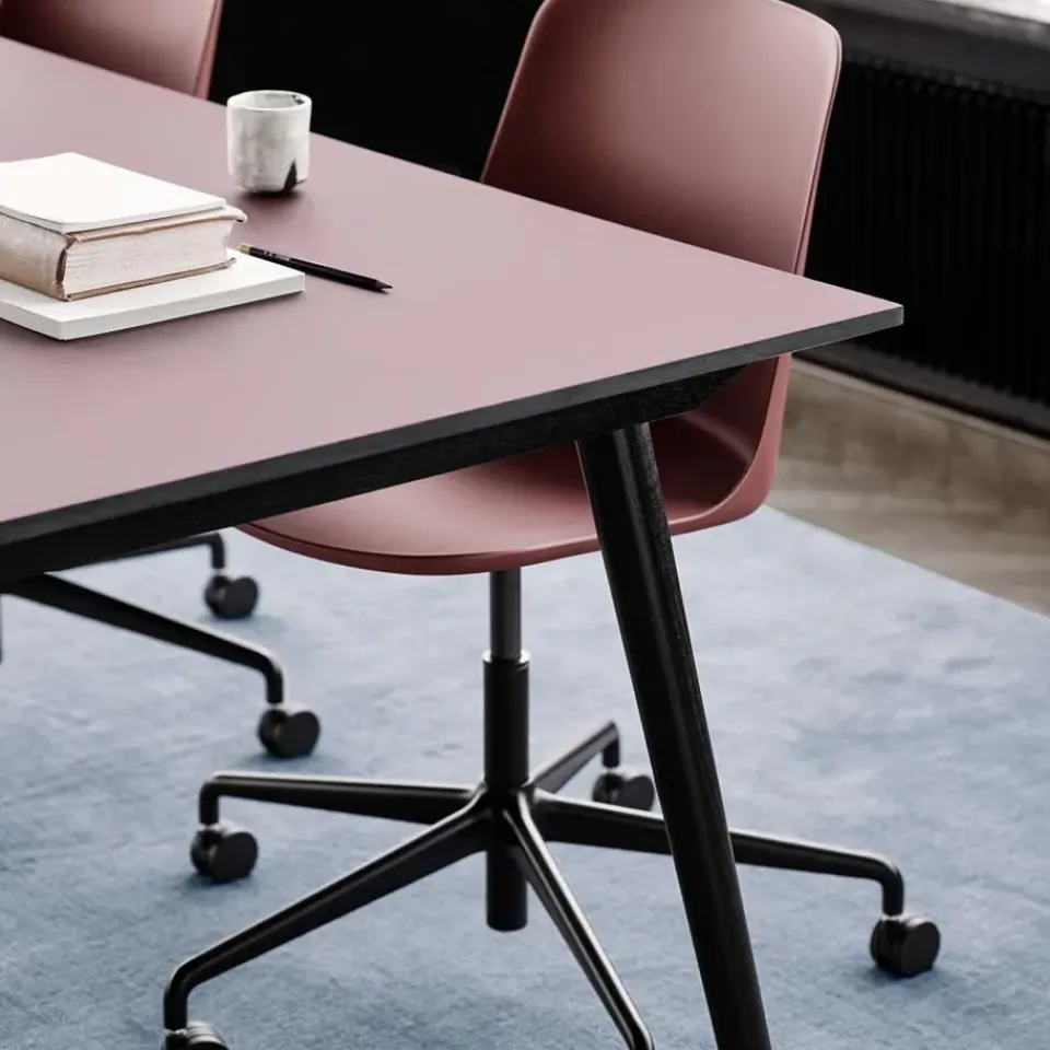 Discount &Tradition Rely HW28 office chair, brown, black base Red