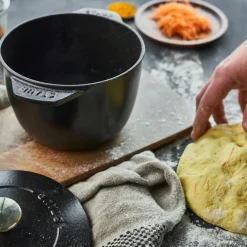 Outlet STAUB Rice cocotte cast iron pot 1.6 L, Black